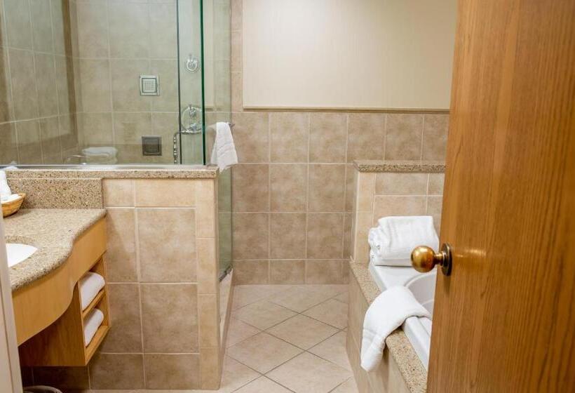 Люкс Кровать Кинг, Bavarian Inn Lodge