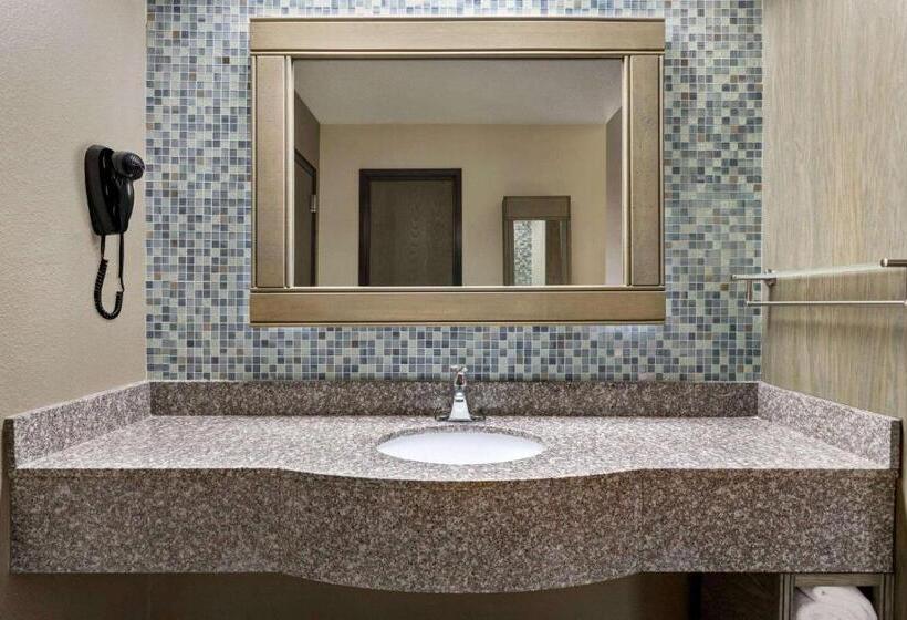 Стандартный Номер Кровать Кинг, Travelodge By Wyndham Coffeyville