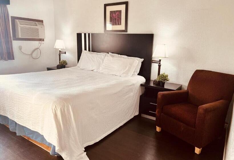 Номер Deluxe, Travelodge By Wyndham Valleyfair Shakopee