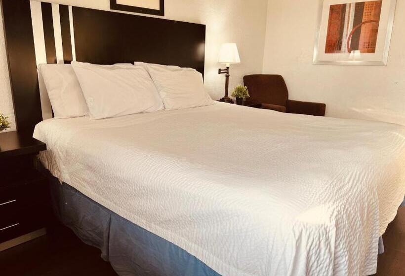 Номер Deluxe, Travelodge By Wyndham Valleyfair Shakopee