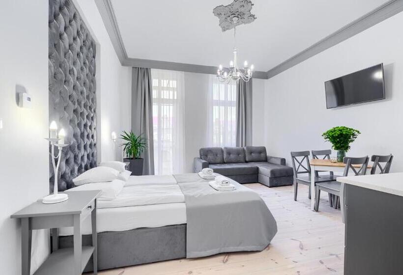 Студио Стандарт с Балконом, Aparthotel 1899
