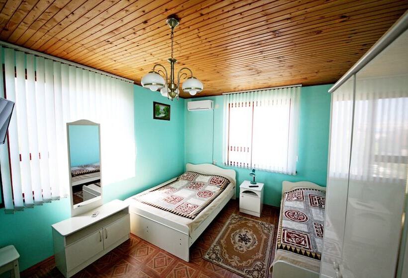 Трехместный Номер Комфорт, Guest House On Chernomorskaya Ulitsa