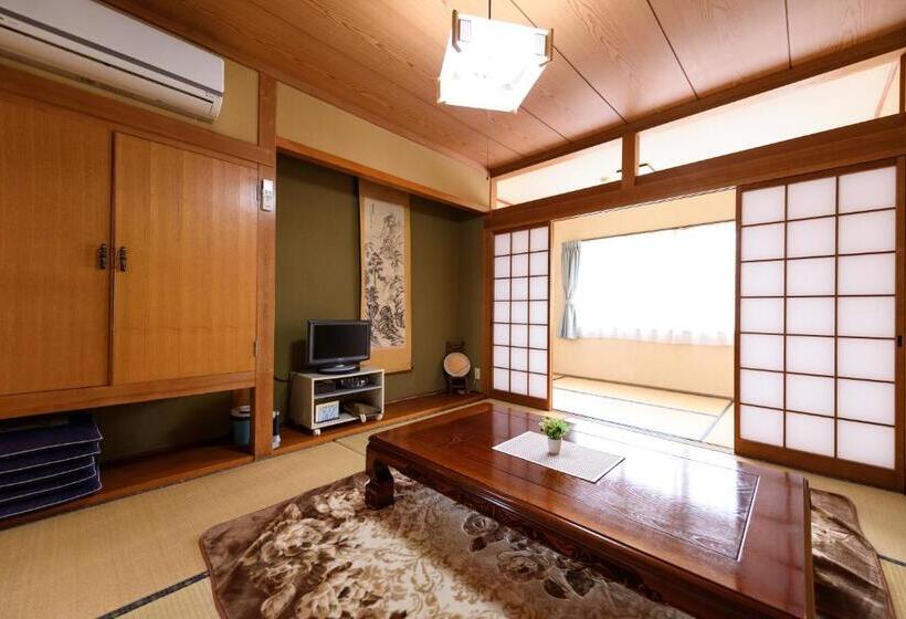 Семейный Номер Совместный Санузел, Yufuin Onsen Oyado Jinnouchi