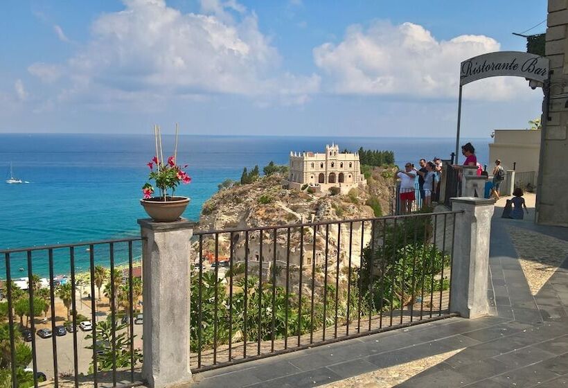 Люкс Deluxe Вид на Море, Villa Adua