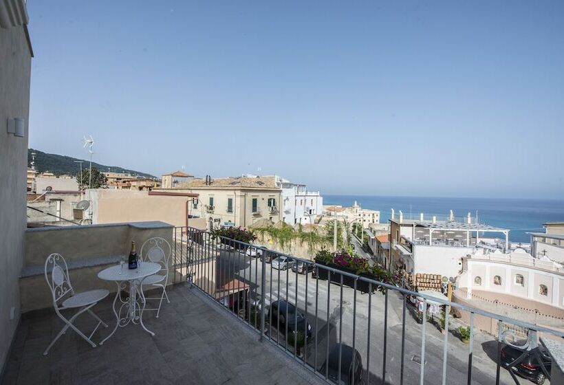 Полулюкс Вид на Море, Villa Adua