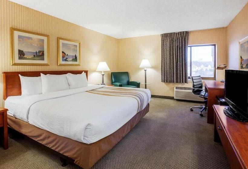 Люкс Кровать Кинг, La Quinta Inn By Wyndham Detroit Southgate