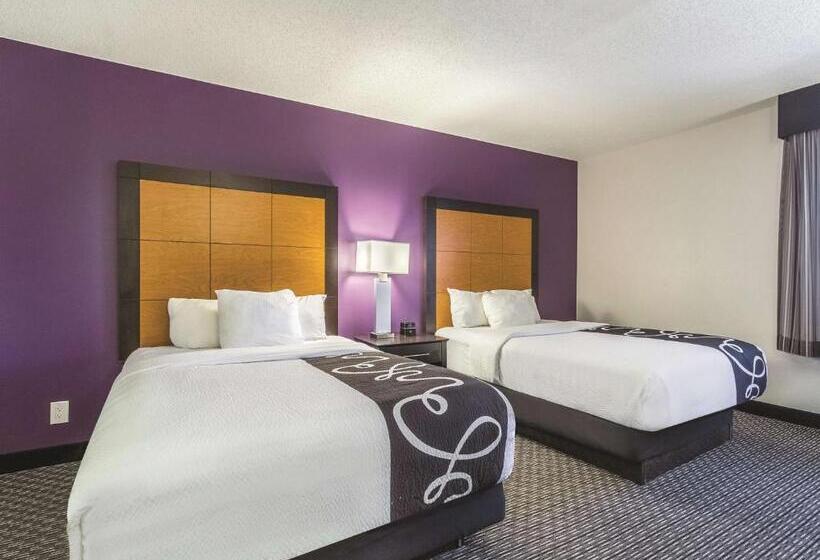 Номер Deluxe, La Quinta By Wyndham Cleveland   Airport North