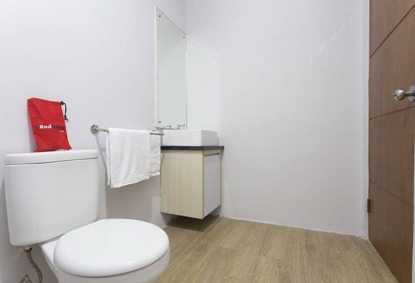 Номер Стандарт, Reddoorz Plus Near Cilandak Town Square 2