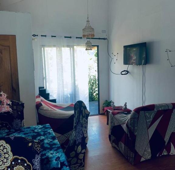 Quarto Familiar Banheiro Compartilhado, Pua Vaenga