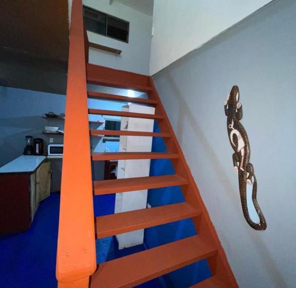 Quarto Triplo Estandar Banheiro Compartilhado, Pua Vaenga