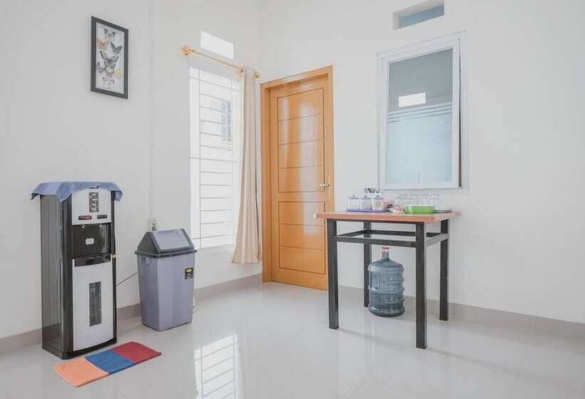 Номер Стандарт, Reddoorz Syariah Near Pahoman Stadium Lampung
