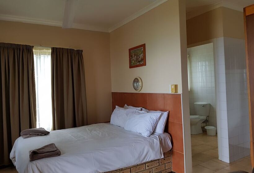 Студия Стандарт, Port Edward Holiday Resort
