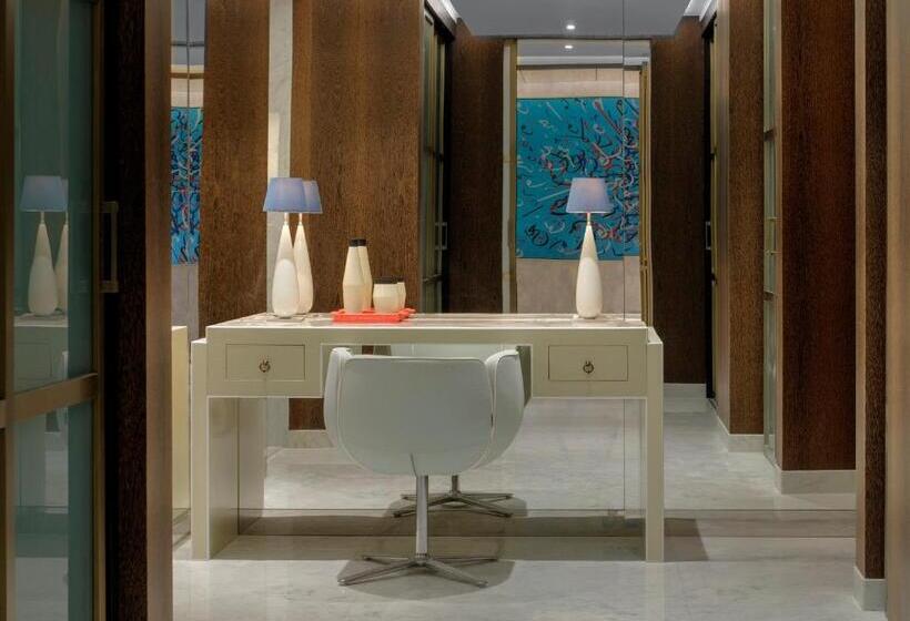 Люкс Real 2 Спальни, Andaz Dubai The Palm