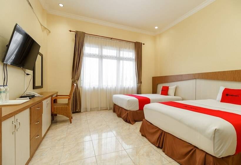Номер Deluxe, Reddoorz Plus @ Hotel Sempurna Watervang Lubuk Linggau