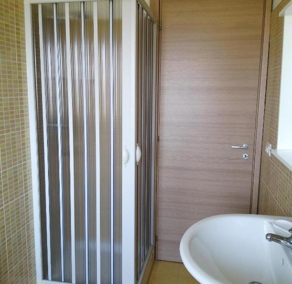 Апартаменты 3 Спальни, B&b Ginevra