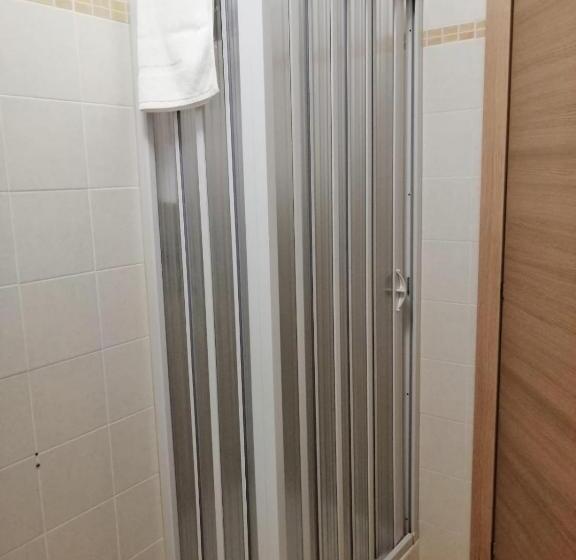 Апартаменты 3 Спальни, B&b Ginevra