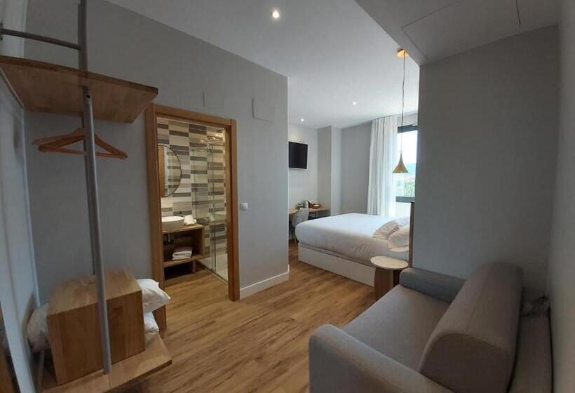 اتاق سوپریور با تخت بزرگ, Habital Suites
