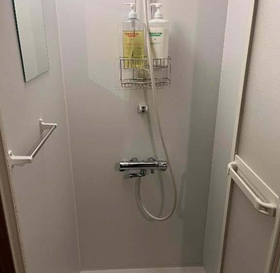 Кровать в Общей Комнате, Guesthouse Kazura