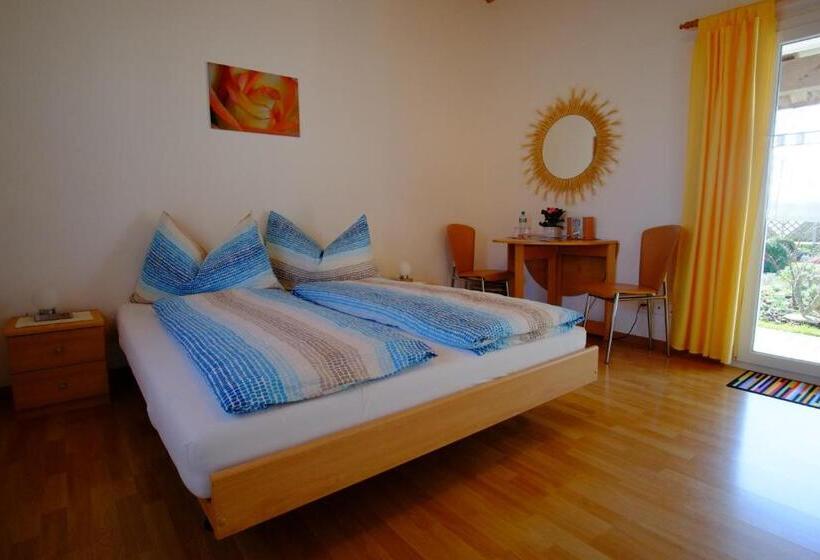 Номер Стандарт Вид на Сад, Ferienzimmer Zülli