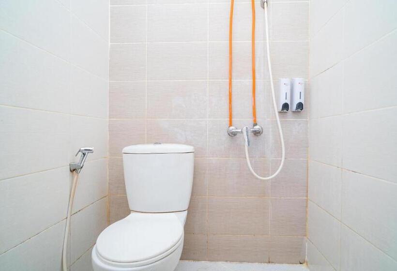 Номер Economy, Reddoorz Syariah Near Marvel City Mall 2