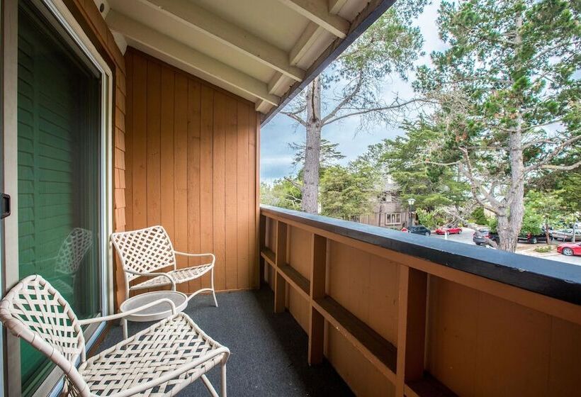 Люкс, Clarion Collection Carmel Oaks Inn