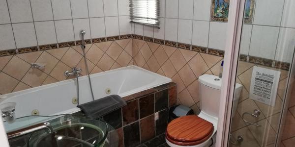 اتاق لوکس سه تخته, Anandi Guesthouse Mariental