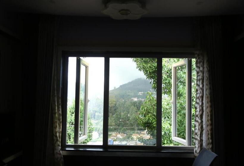 سوییت خانوادگی, Beverly Villa