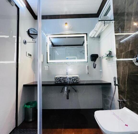 اتاق استاندارد چهار تخته, Beverly Villa