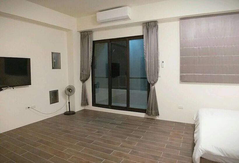 اتاق استاندارد چهار تخته, Yuanshan Dahu Homestay