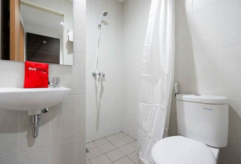 Семейный Номер, Reddoorz Apartment Near Exit Toll Colomadu