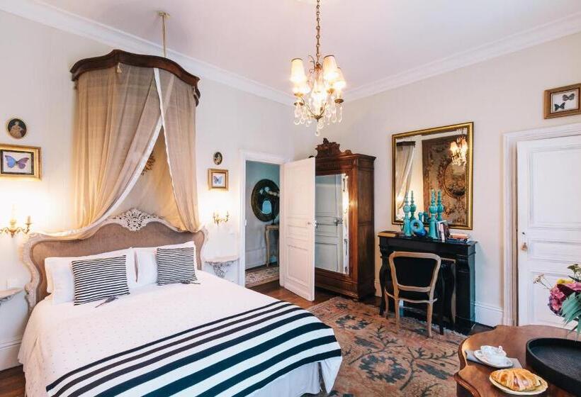 Номер Стандарт Вид на Сад, Château La Creuzette