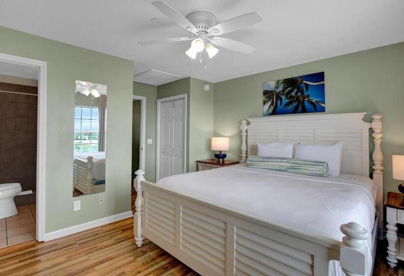 Апартаменты 2 Спальни, Coconut Mallory Resort And Marina