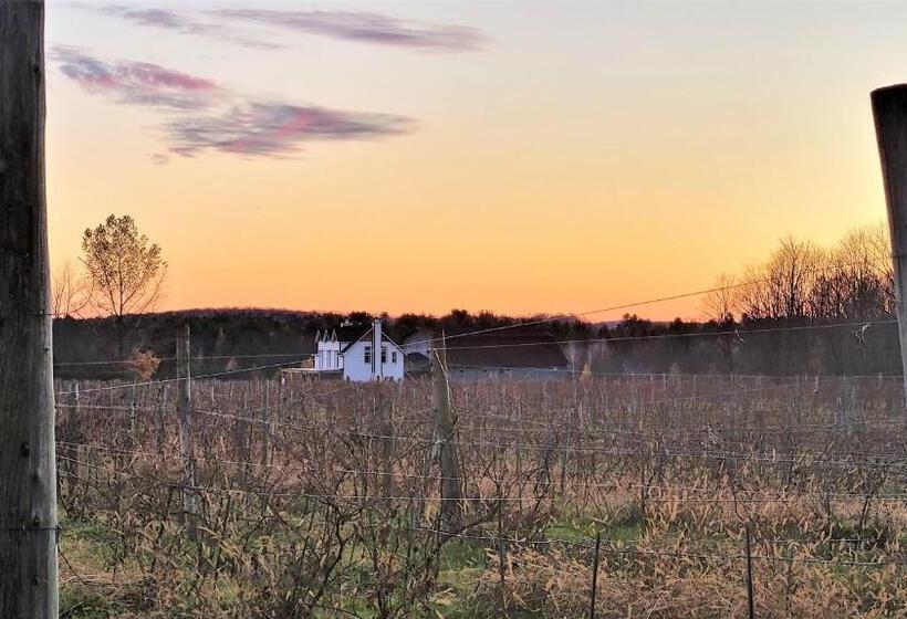 Семейное Бунгало, Auberge Du Vignoble Bromont