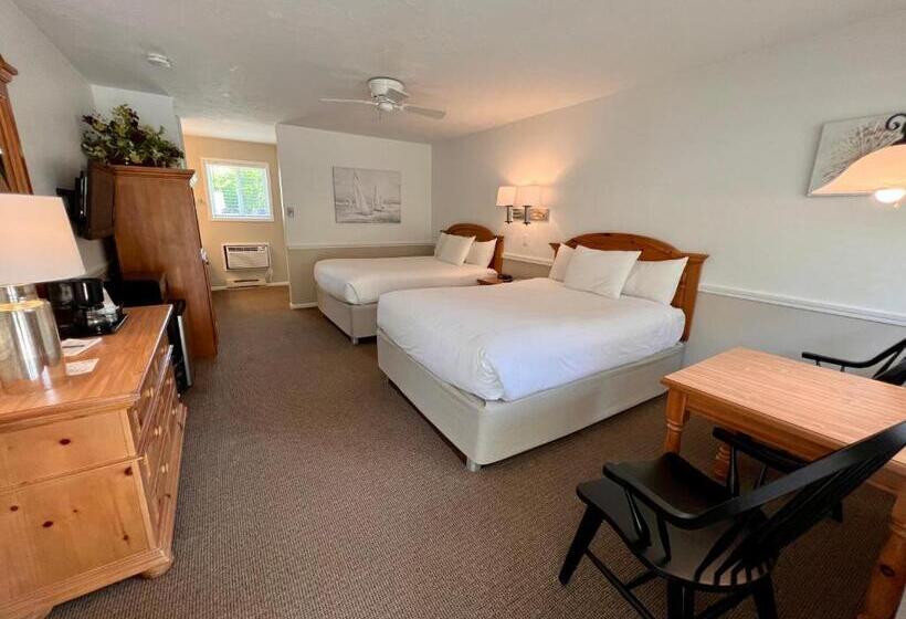 Четырехместный Номер Стандарт, Main Street Motel