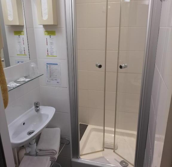 Номер Basic, Hôtel De France La Teste Arcachon