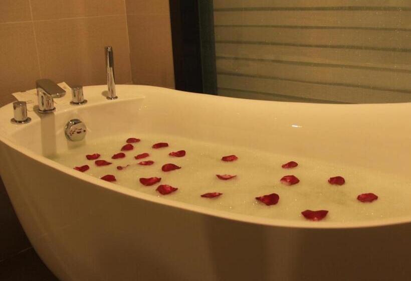 Семейный Номер, Lavande Hotel Yinchuan Railway Station Wanda