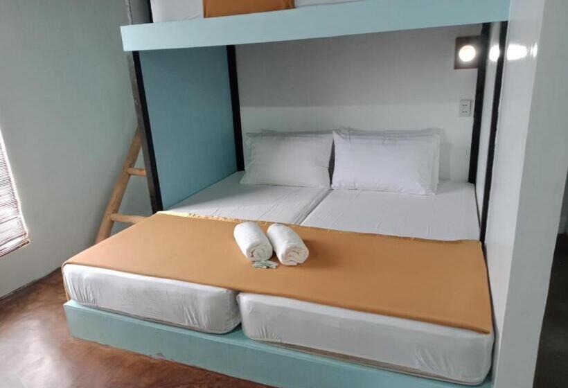 Deluxe Zimmer, Lexias Hostel And Workspace   El Nido