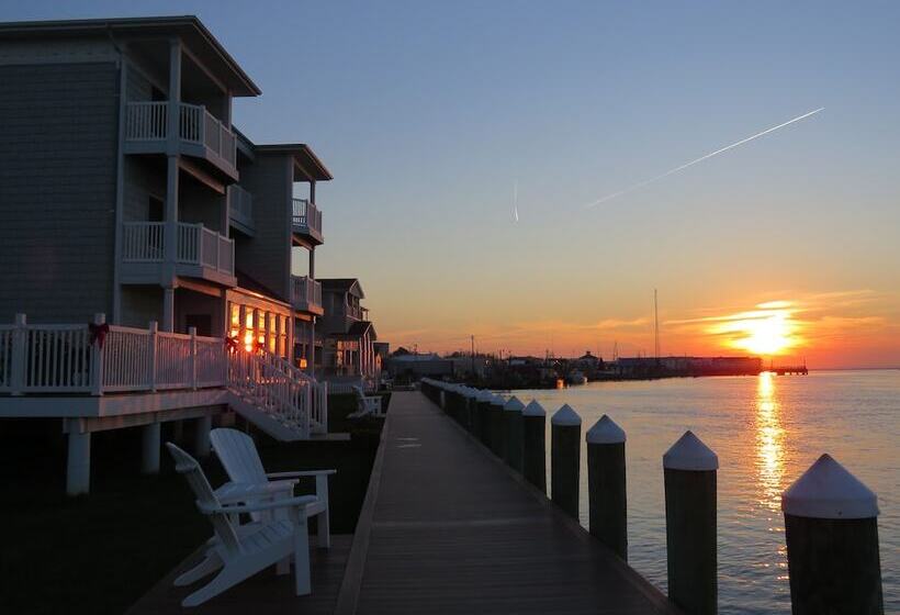 Люкс Кровать Квин, Comfort Suites Chincoteague Island Bayfront Resort