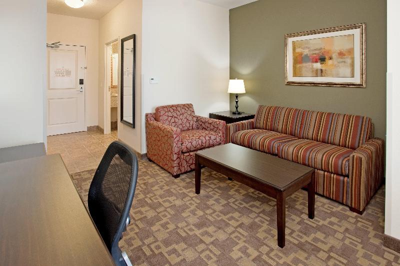 Executive Suite King Bed, Holiday Inn Express Hotel & Suites Topeka North By Ihg