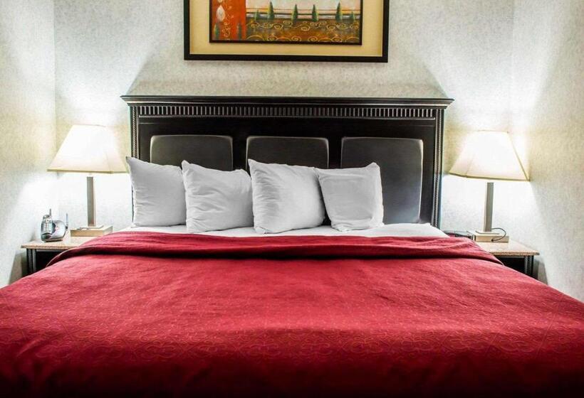 Президентский Люкс, Quality Inn & Suites North Gibsonia