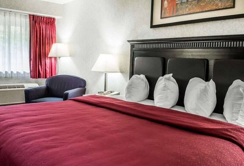 Президентский Люкс, Quality Inn & Suites North Gibsonia