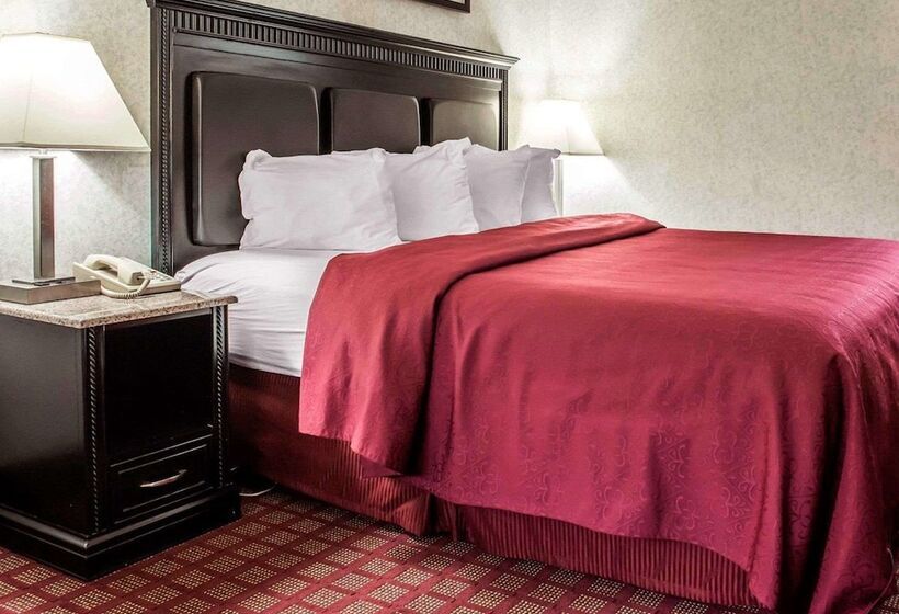 Президентский Люкс, Quality Inn & Suites North Gibsonia
