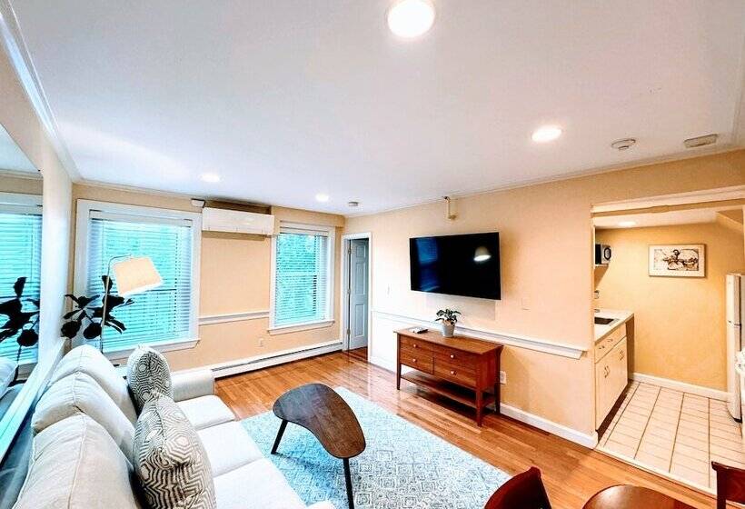 스위트, Copley House