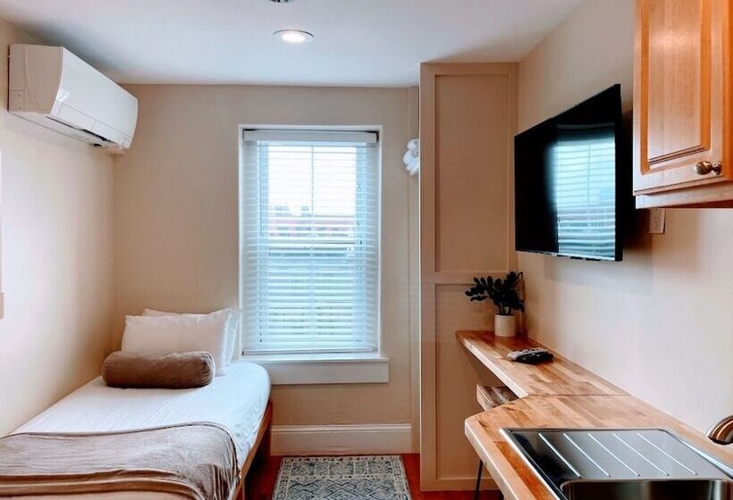 Quarto Estandar, Copley House