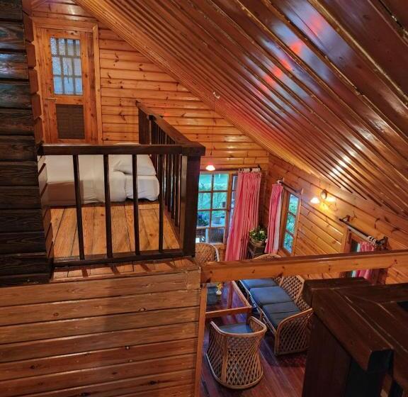 샬레, The Chalets Naldehra