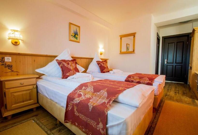 Quarto Estandar com Sacada, Villa Siana
