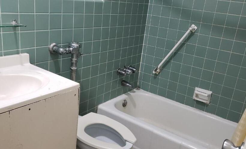 חדר סטנדרט, Executive Inn