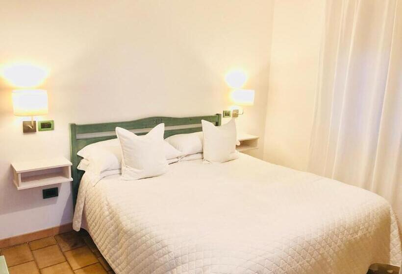 标准间带阳台, Villa Lavinia B&b