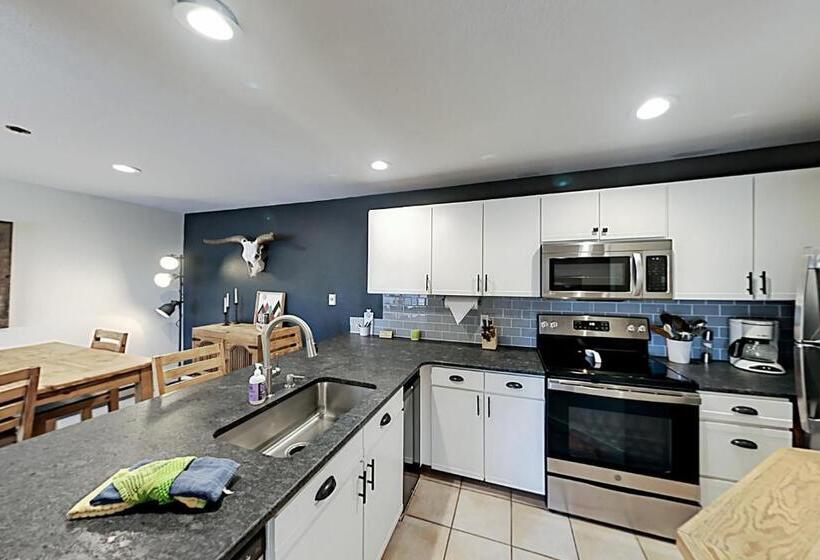 Апартаменты 2 Спальни, Crestview Place 307a