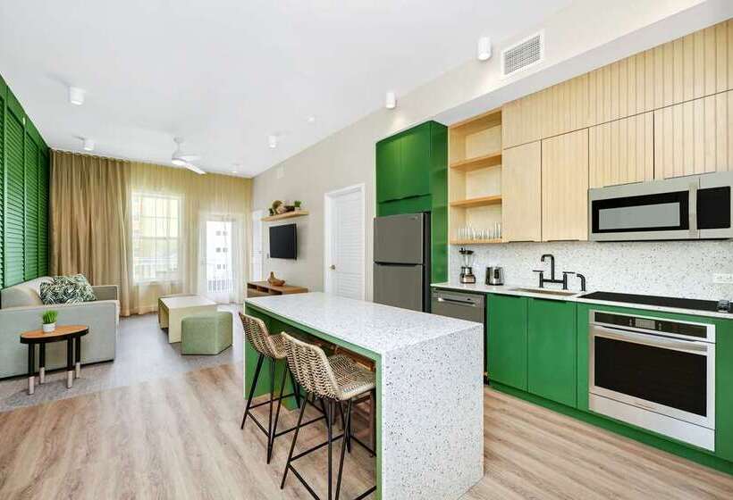 발코니가 있는 스위트, Doubletree By Hilton Fullerton
